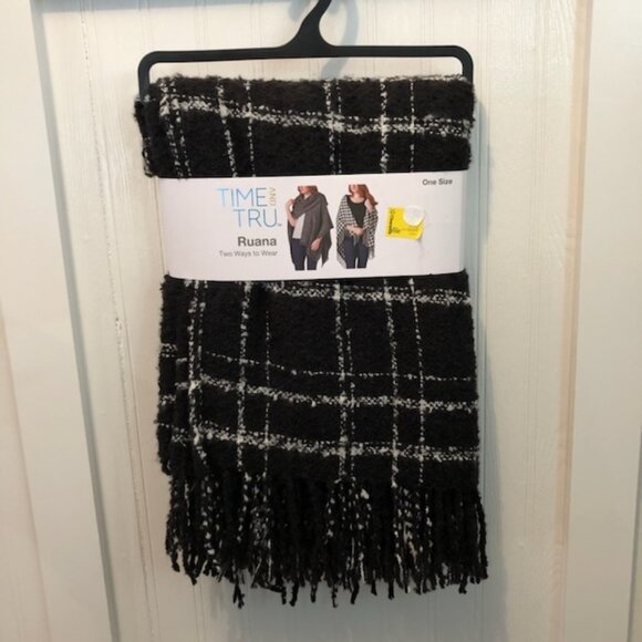 Time and Tru Accessories - Time & Tru Ruana black and white houndstooth scarf/wrap with fringe